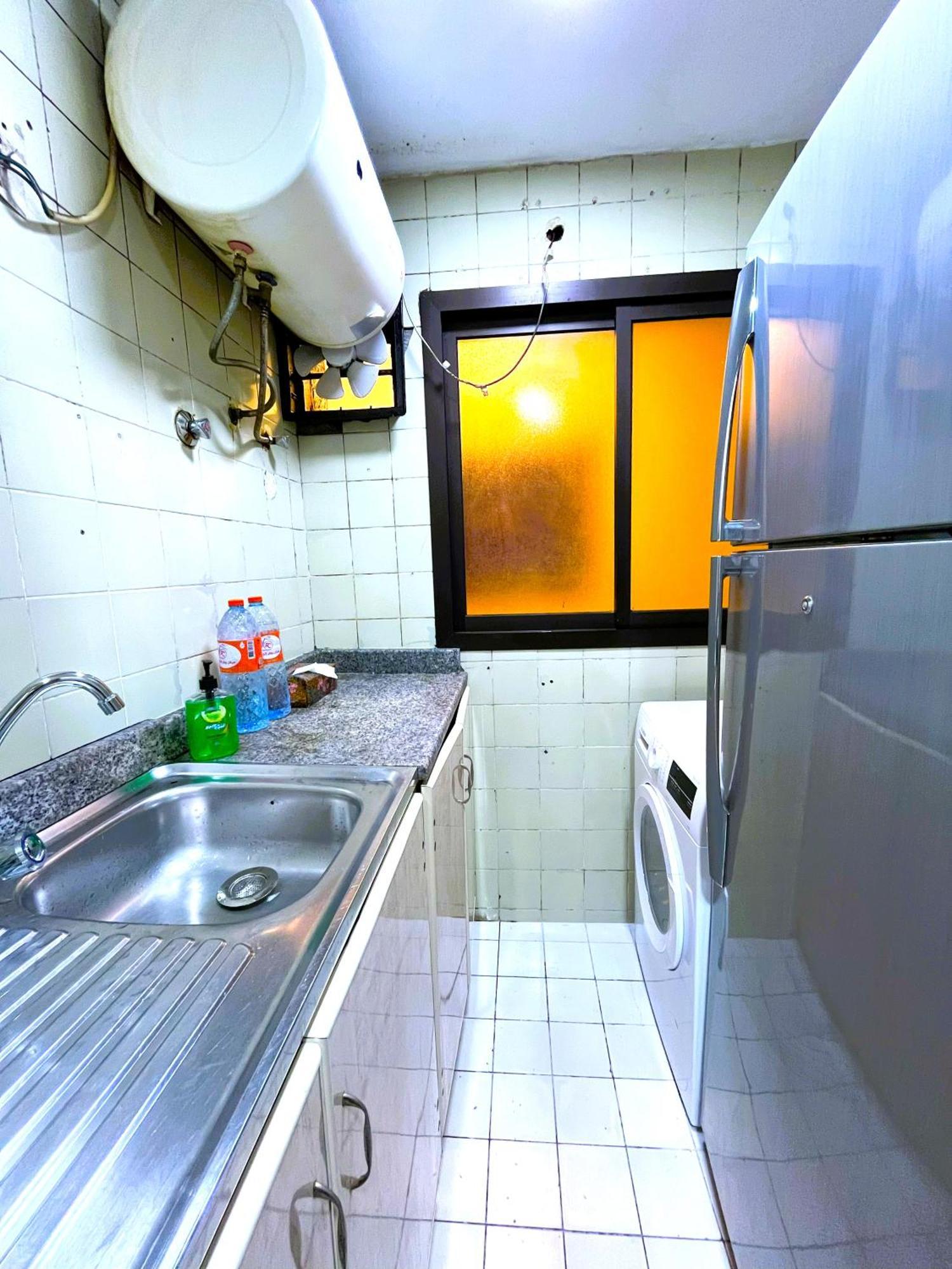 Yoko Luxury Hostel Dubai Esterno foto